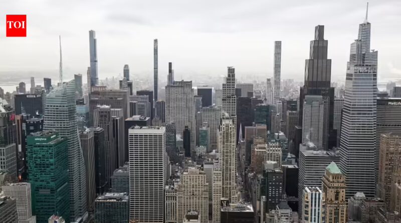 Manhattan high-rise evacuated as officials warn of potential collapse