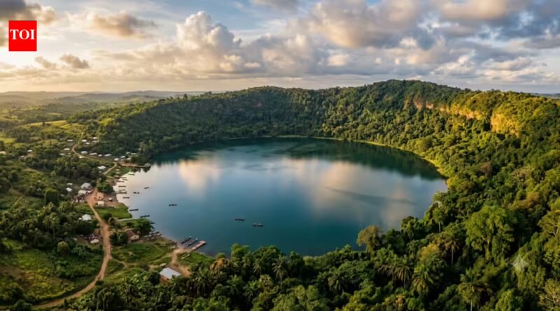 How a giant meteor strike created Ghana's Lake Bosumtwi and its rich gold deposits | World News