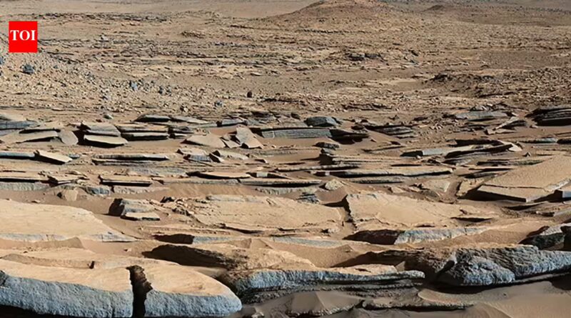 For decades, scientists searched for Mars' lost ocean: A giant 'bathtub ring' may have finally revealed it |