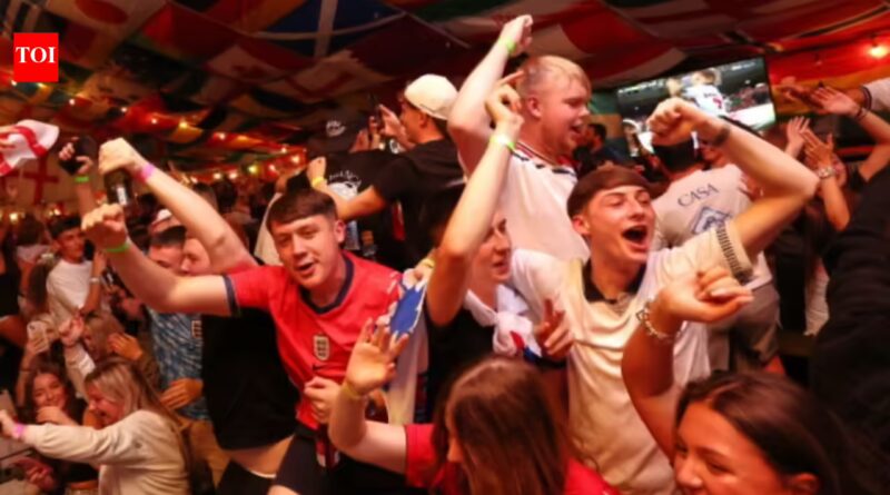 Starmer hints at extra bank holiday if England end 60-year wait for FIFA World Cup
