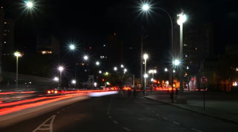 Scientists found that white streetlights can trap more than 5,000 pill bugs in giant circular “death spirals,” exposing them to predators and wasting their energy