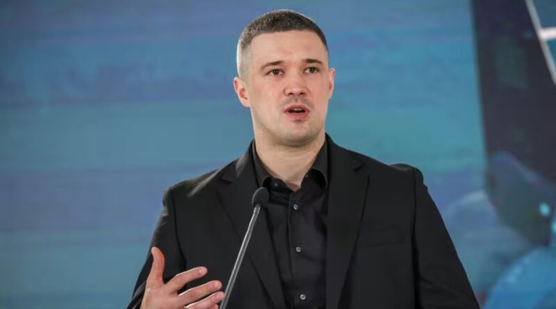 Ukrainians protest Zelenskyy's ouster of his popular defense minister