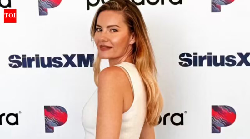 Cuthbert: Elisha Cuthbert has sold her longtime Los Angeles home for $1.93 million after cutting the asking price by more than $1 million from its original listing