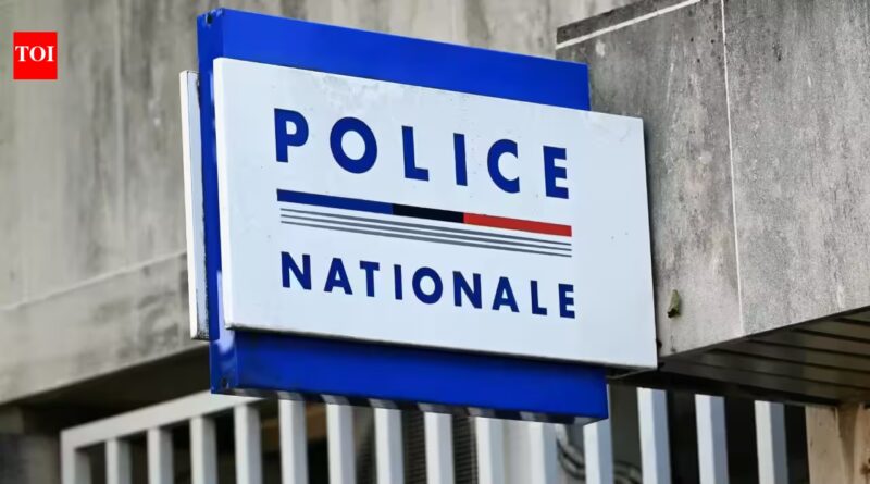 Paris knife attack: Man arrested after three women stabbed near Porte de Clichy