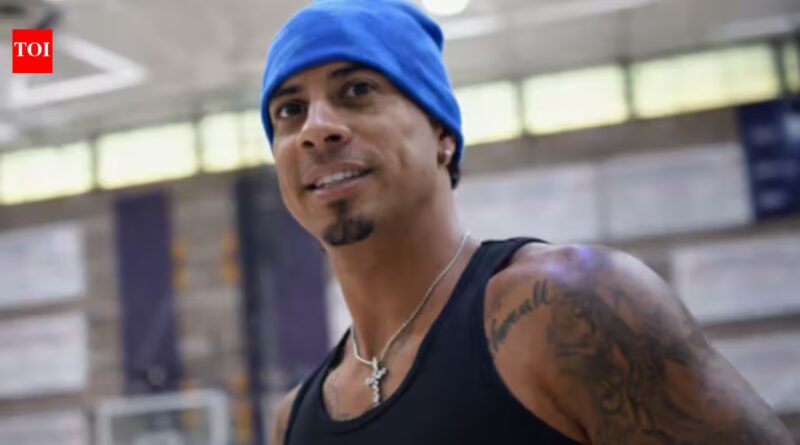 “I just got violated”: Twitch streamer Austin McBroom reacts after woman grabs him on livestream